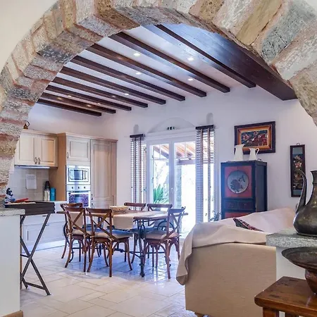 Villa Luxurious 